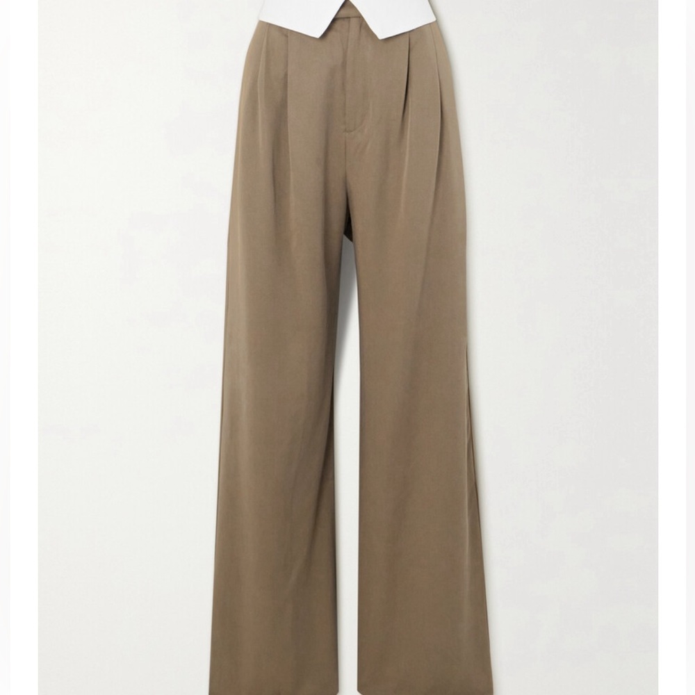 Reformation Stevie pleated pants. Size 6. New with Tags.